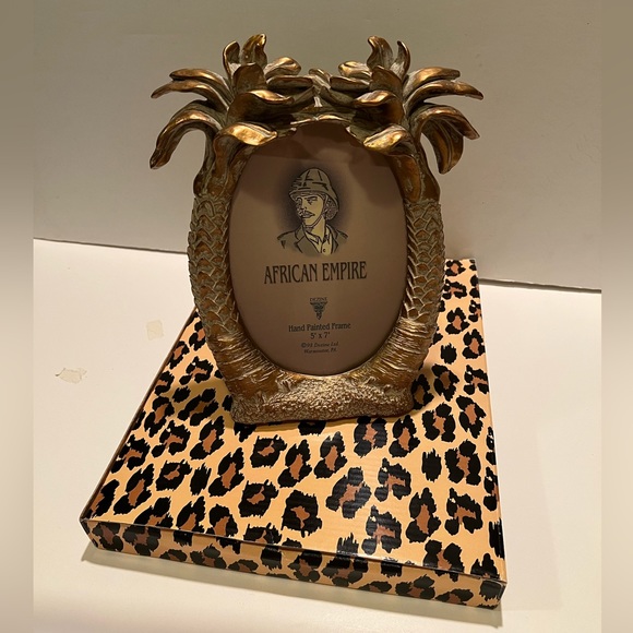 NWT DEZINE AFRICAN EMPIRE 5”x7” PALM TREE PICTURE FRAME. - Picture 1 of 8